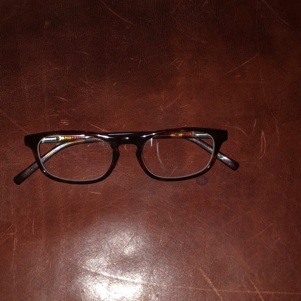 Tortoise shell glasses
